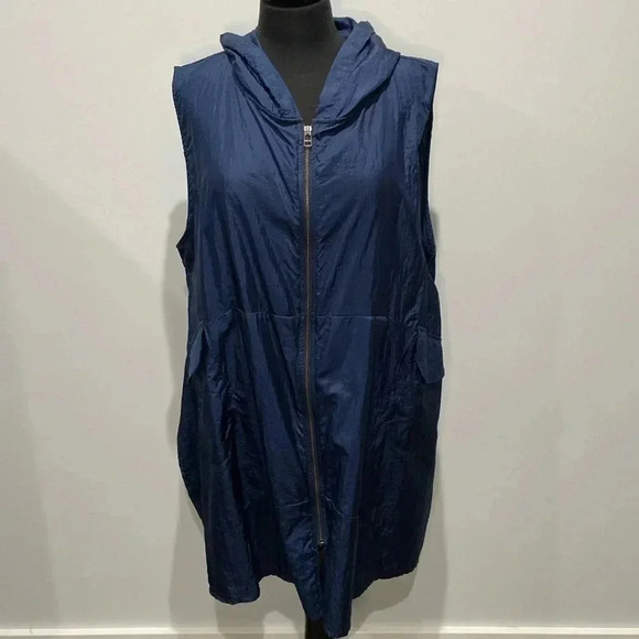 Fenini  | Hooded Nylon Sleeveless Zip Up - Picture 1 of 5